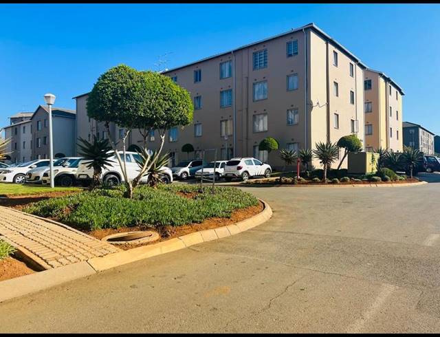 2 BEDROOM APARTMENT FOR SALE IN JABULANI